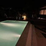 Pool bei Nacht